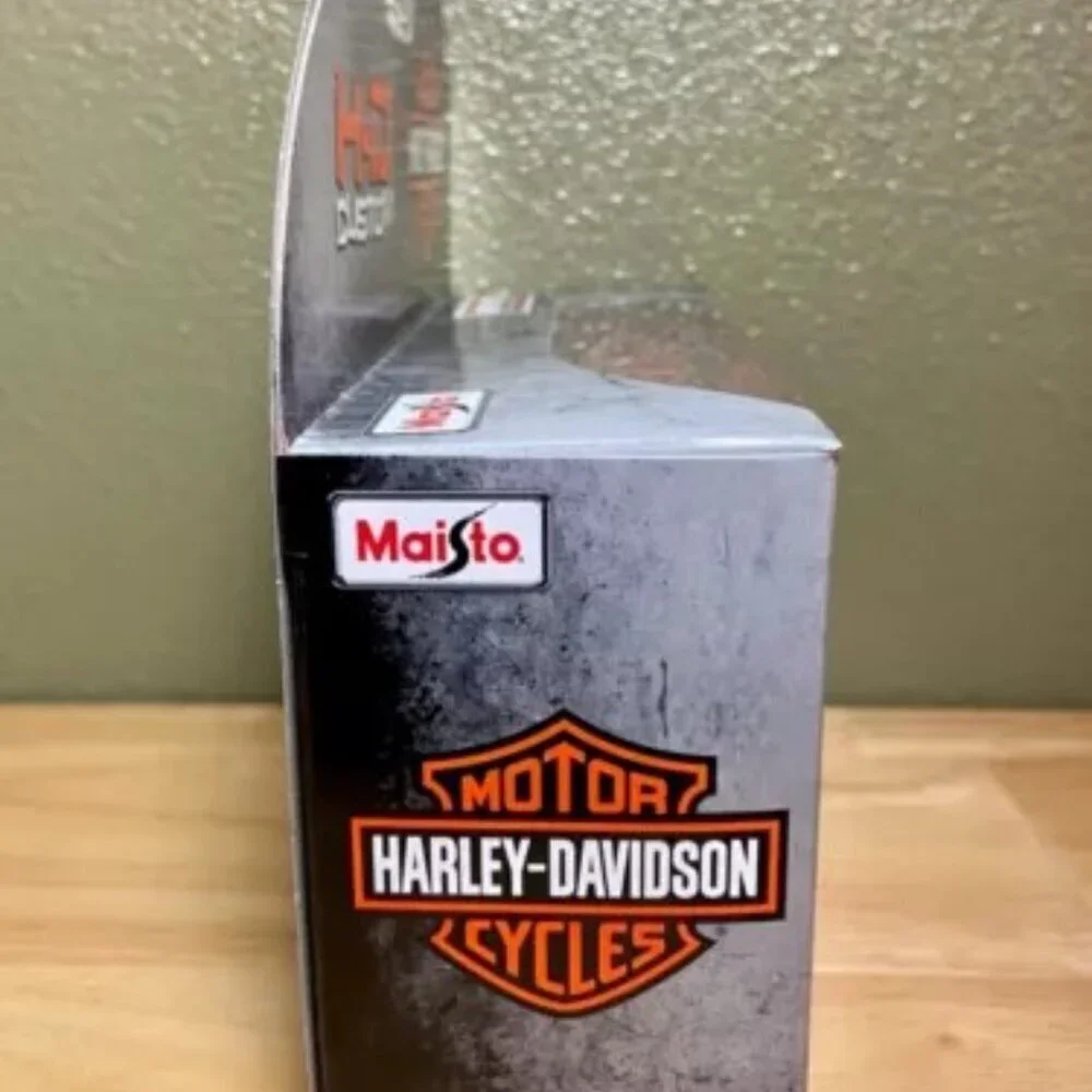 Harley‎ Davidson 2004 FXSTDSE CVO Maisto HD Custom Series 37 1:18 Model NIP 2022